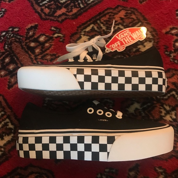 -SOLD- NWT Checker Tape Platform Vans - Picture 4 of 6